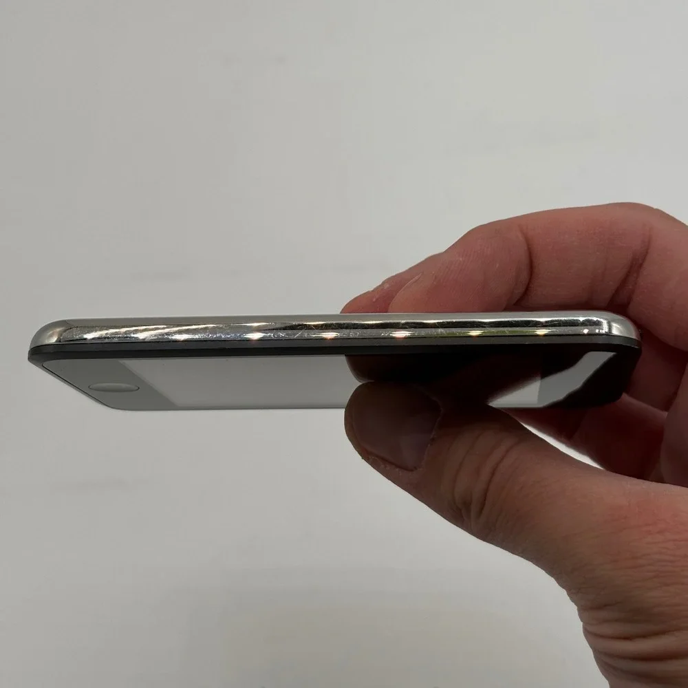 Apple iPod Touch 1st Generation 16GB Black Silver‎ Model A1213 NEEDS BATTERY